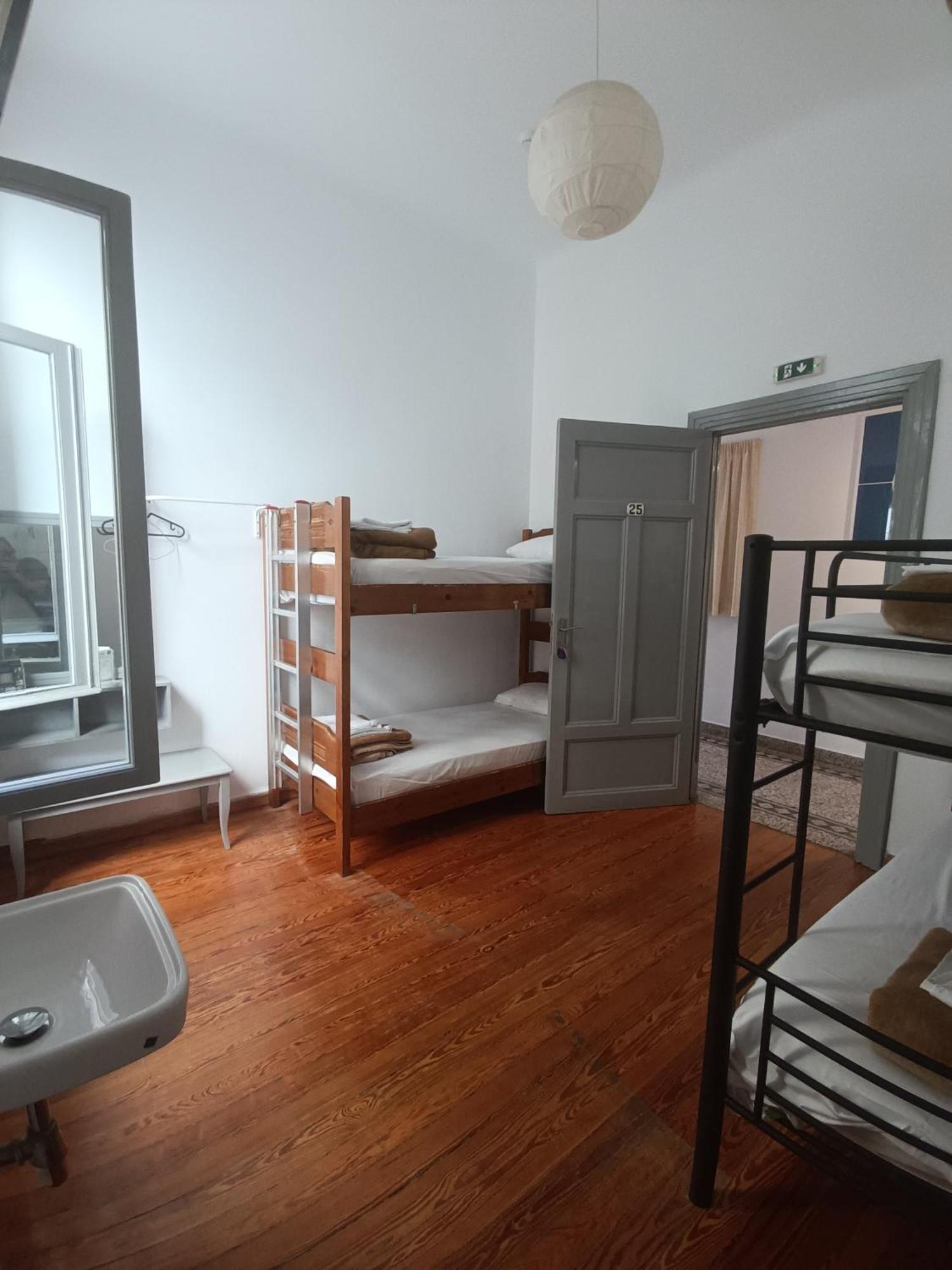 Bed 4-Bed Mixed Dormitory Room